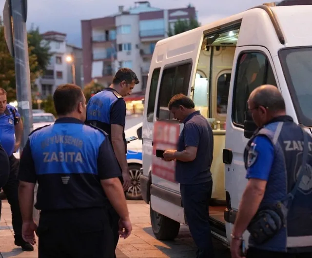 Denizli'de Zabıta, Pamukkale ve Merkezefendi'de Seyyar Gıda Satıcılarına Operasyon