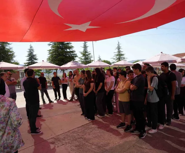 Dev Türk bayrağı altında meslek festivali coşkusu