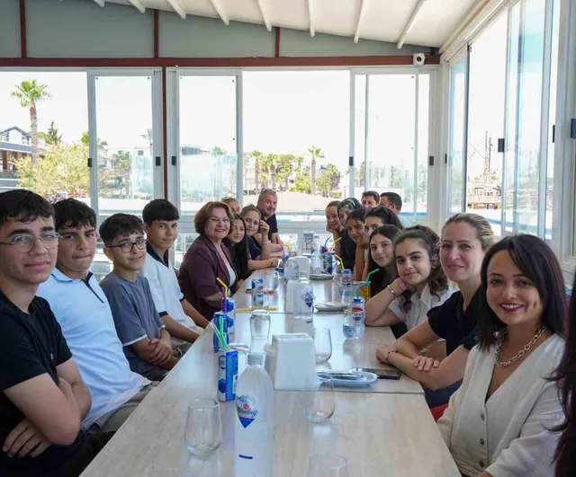 Didim Belediyesi'nden öğrencilere sınav öncesi moral buluşması
