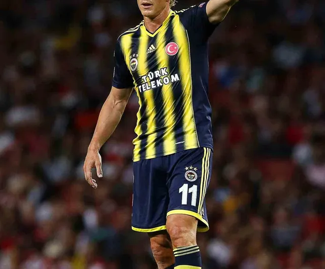 Dirk Kuyt 11 yıl sonra Fenerbahçe'ye döndü