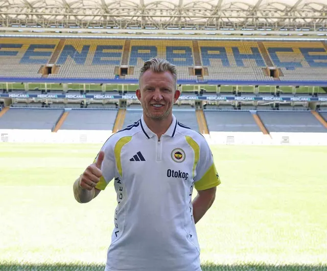 Dirk Kuyt, Fenerbahçe’de yardımcı antrenörlüğe başladı