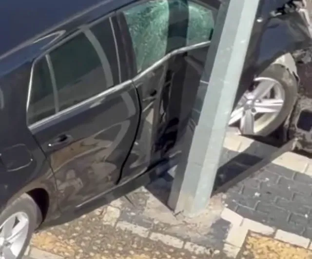 Diyarbakır’da kaza: otomobilde sıkışan 3 kişi kurtarıldı