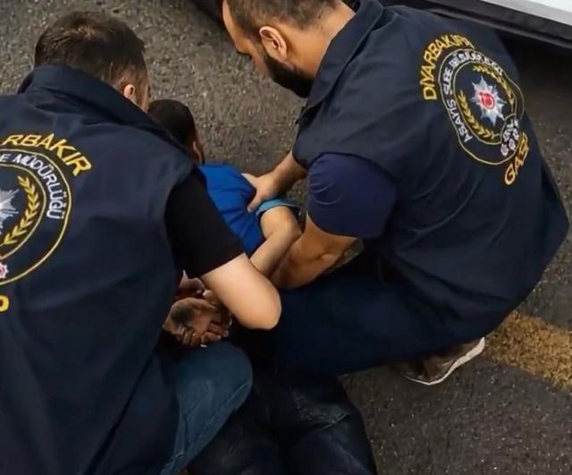 Diyarbakır'da Yapı Kredi Bankası şubesine yönelik kurşunlama soruşturmasında 2 tutuklama