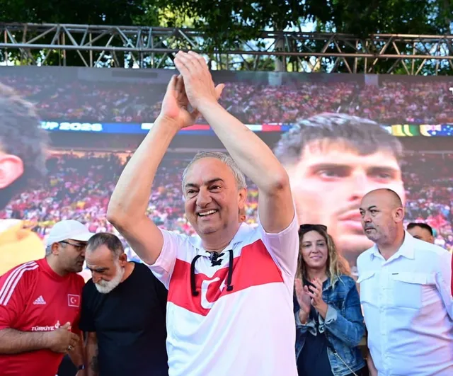 Dokumapark’ta milli heyecan: Kepez’te dev ekranda antalyalılar buluştu