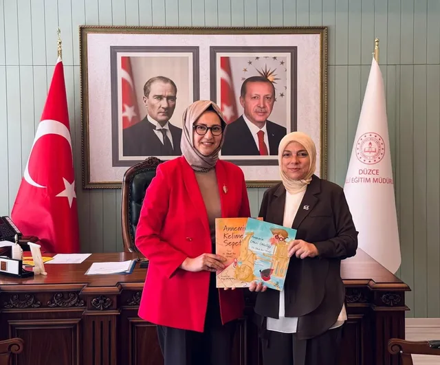 Düzce'de öğretmen-yazar buluşması: Çocuklara kitap sevgisi ortak hedef