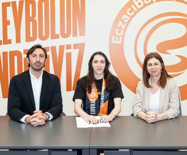 Eczacıbaşı Dynavit, milli orta oyuncu Aslı Kalaç ile sözleşme imzaladı