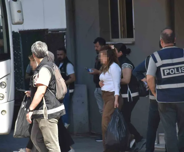 Ege Üniversitesi yolsuzluk operasyonunda 27 kişi tutuklandı