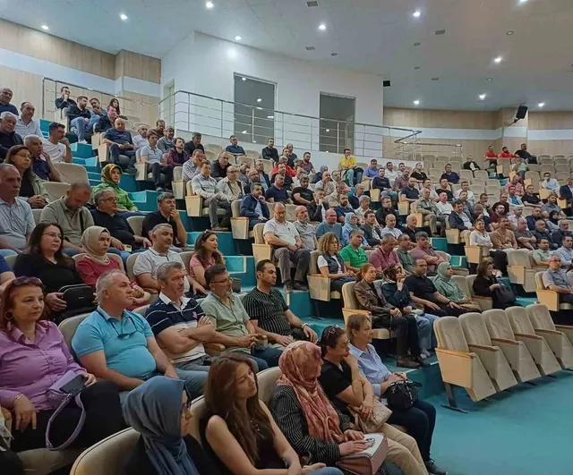 Eğitim yöneticileri geleceği şekillendiren liderler
