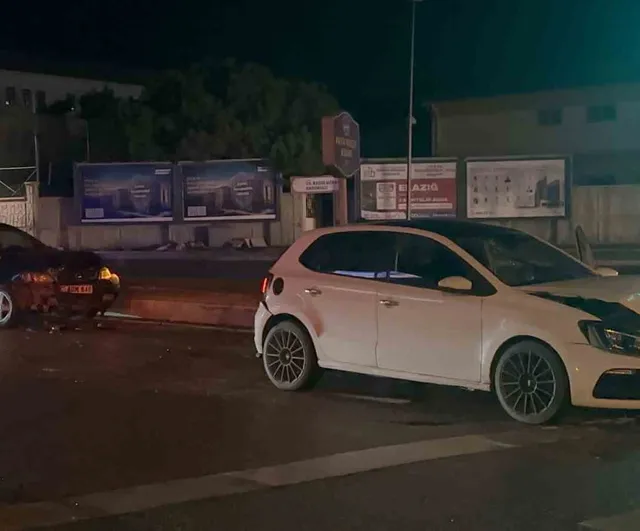 Elazığ’da zincirleme trafik kazası: 3 yaralı