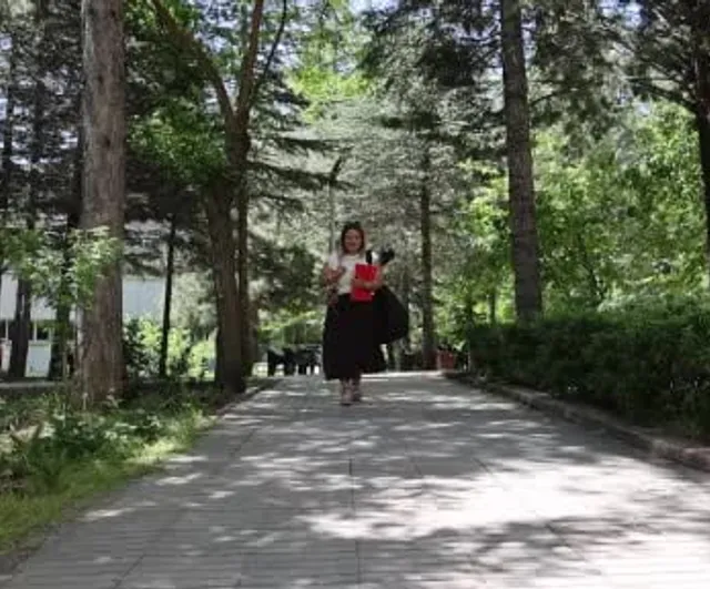 Elazığlı hemşire Hatice Merve Akgün, 10 yıllık kariyerini bırakarak konservatuvara başladı
