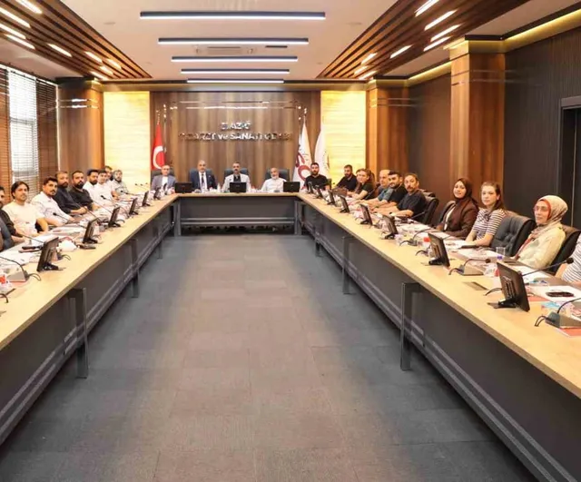 Elektrik mühendisleri Elazığ TSO'da bir araya geldi