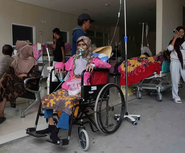 Endonezya’da Sulawesi adasında 6.7 büyüklüğünde deprem Palu’da hasar