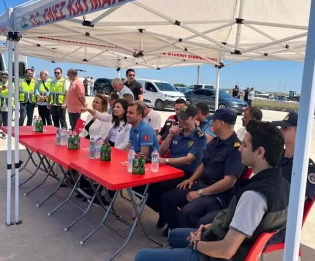 Enez'de dalgıç ekipleri deniz dibindeki atıkları toplayarak çevre farkındalığını artırdı