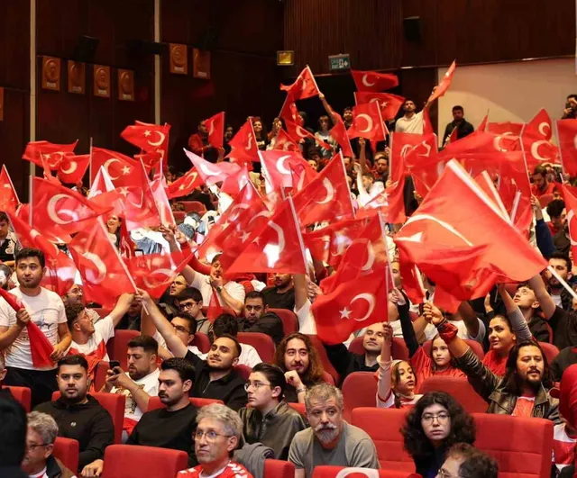 Erciyes Üniversitesi'nde milli maç heyecanı yaşandı