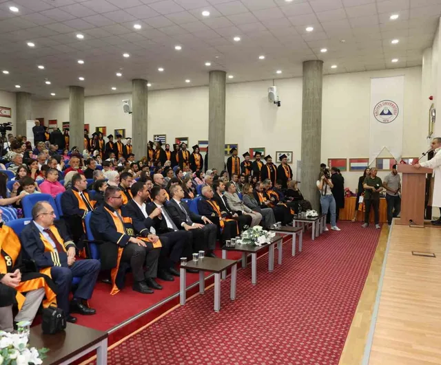 ERÜ Turizm Fakültesi 17. Dönem Mezunlarını Verdi — 102 Öğrenci Diplomasını Aldı