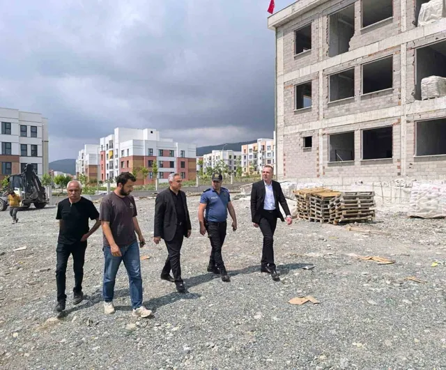 Erzin’de okul inşaatlarında çalışmalar sürüyor