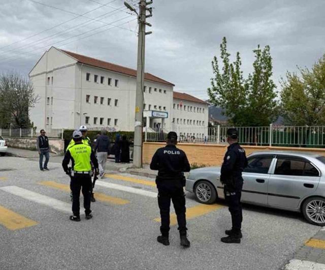 Erzincan'da Mayıs ayı okul çevresi ve servis denetimleri: 3 bin 272 kişi sorgulandı
