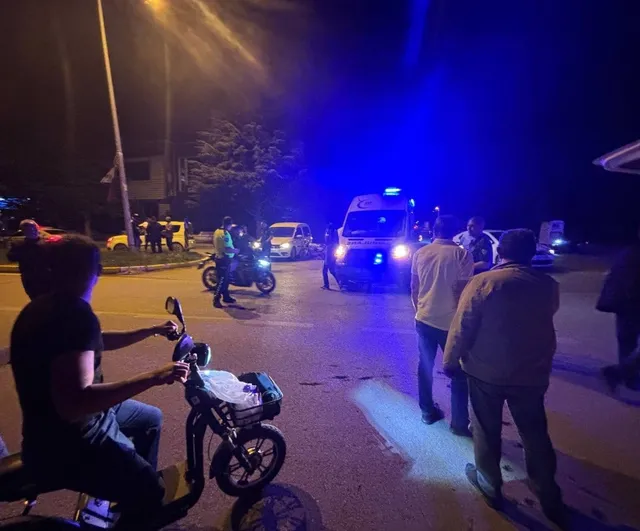 Erzincan'da otomobil ile motosiklet çarpıştı: 2 yaralı