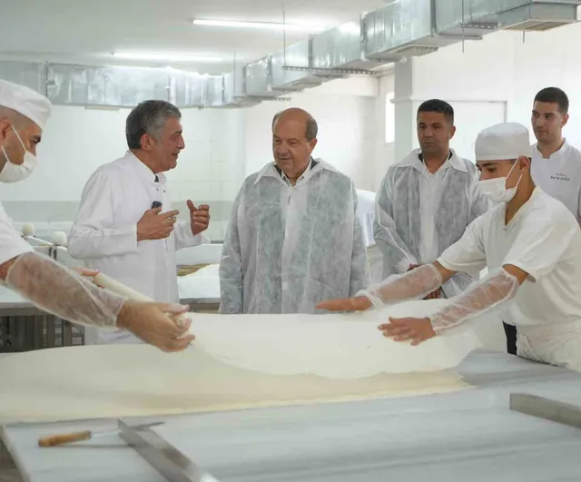 Eski KKTC cumhurbaşkanı Tatar, Gaziantep baklavasını tescilli ve benzersiz olarak niteledi