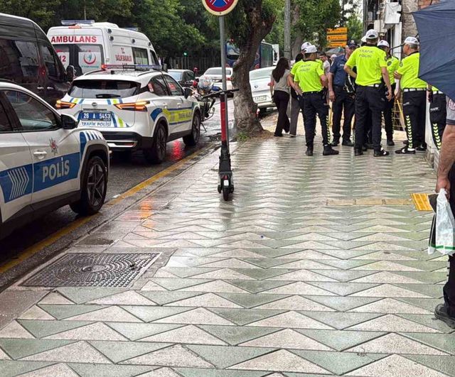 Eskişehir'de 'Duraklama ve Park Etmek Yasaktır' Levhası Önüne Park Eden Sürücüye 1.250 TL Ceza