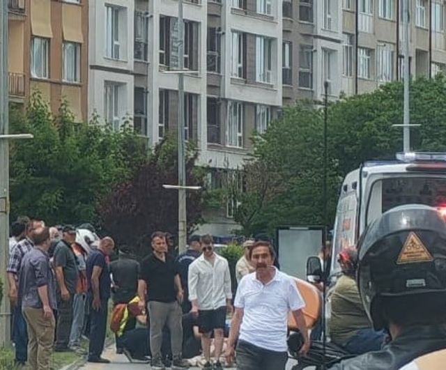 Eskişehir'de motosikletin çarptığı iki yaya yaralandı