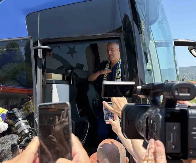 Fenerbahçe’ye Düzce’de coşkulu karşılama