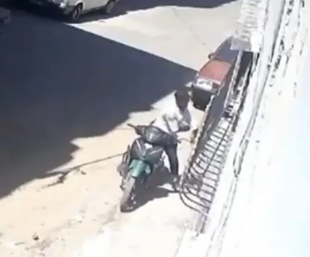 Gaziantep'te güvenlik kamerasına yansıyan şiddet görüntüleri: Küçük kızını darbedip motosikletle sürükleyen baba M.K. gözaltında