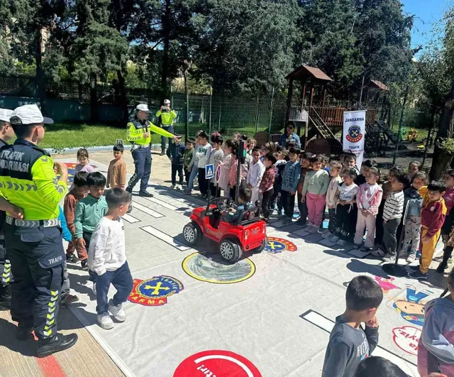 Gaziantep'te Jandarma'dan 85 Anaokulu Öğrencisine Trafik Eğitimi