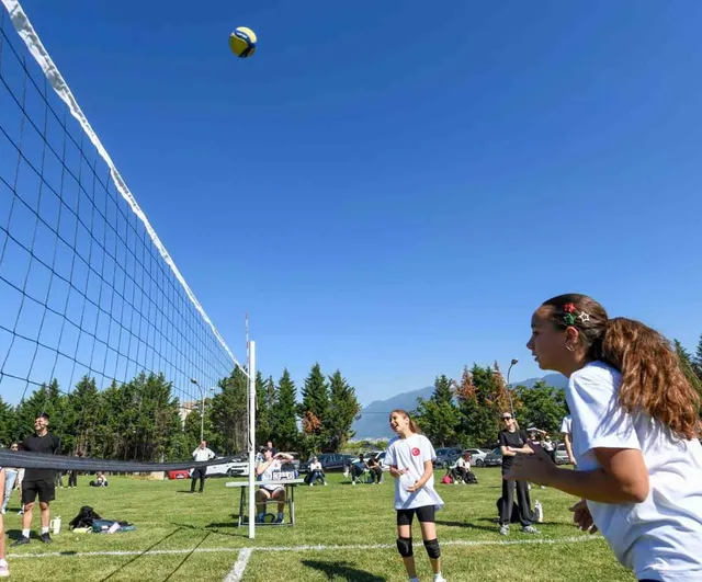 Geleceğin voleybolcuları Osmangazi’de yetişiyor