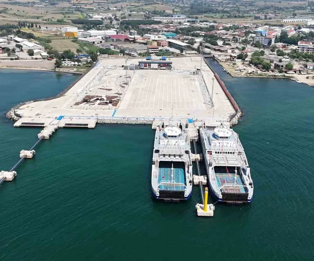 Gelibolu'ya yeni feribot iskelesi açıldı — Uraloğlu: İstanbul-Çanakkale ulaşımı 3,5 saatten 2 saate düşecek