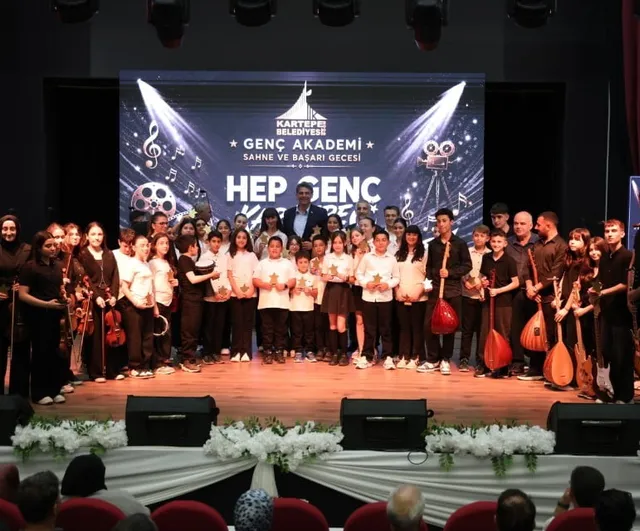 Genç Akademi’de yetenekler sahneye çıktı