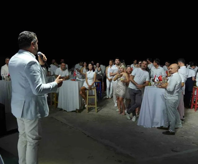 Genç iş dünyası yaza merhaba partisinde dayanışma ve beyazı buluşturdu