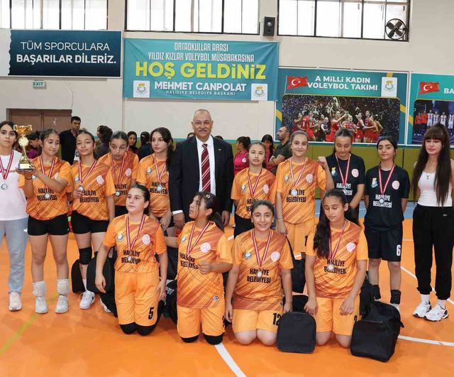 Genç sporcular Haliliye’de voleybol coşkusu yaşadı