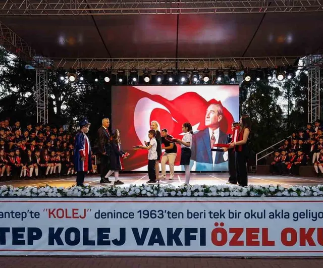 GKV Özel İlkokulu'nda kep töreniyle mezuniyet coşkusu