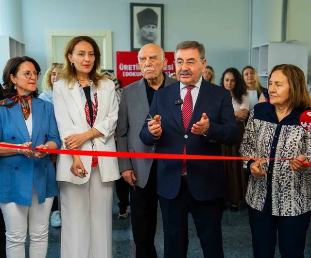 Gölbaşı'nda Dokuyarak Atıklardan Ürüne: Dokuma ve Nakış Atölyesi açıldı