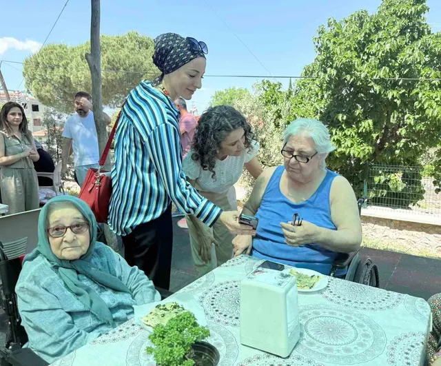 Gördes Huzurevi’nden milli takıma yürekten destek