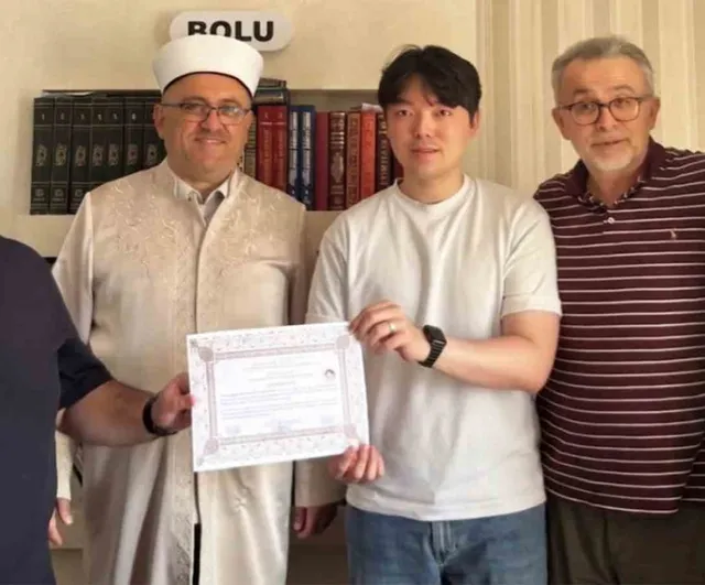 Güney Koreli Seungjın Hong, Bolu'da Kelime-i Şehadet getirerek Müslüman oldu