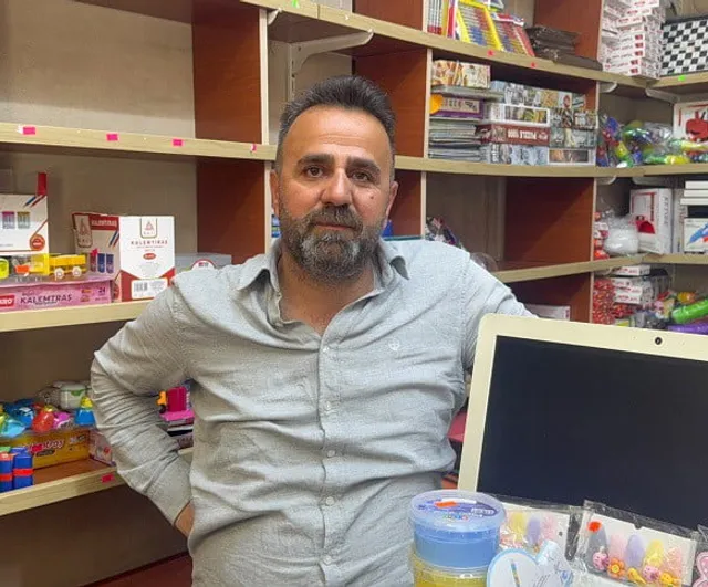 Hakkari'de temel kazısı sonrası zemin kayması: Tahliye edilen esnaf mağduriyetini anlattı