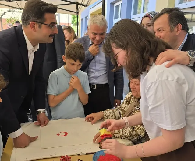Hanönü’nde kursiyerlerin el emeği ürünleri yıl sonu sergisinde