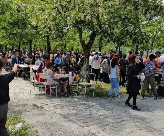 Hasköy'de Fatih Sultan Mehmet İmam Hatip Ortaokulu'ndan Gazze yararına yılsonu hayır panayırı