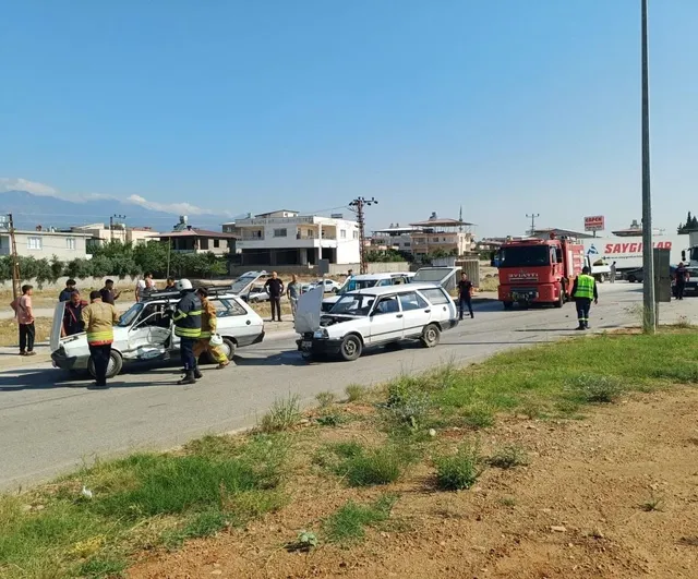 Hassa'da kavşakta çarpışma: 1 yaralı