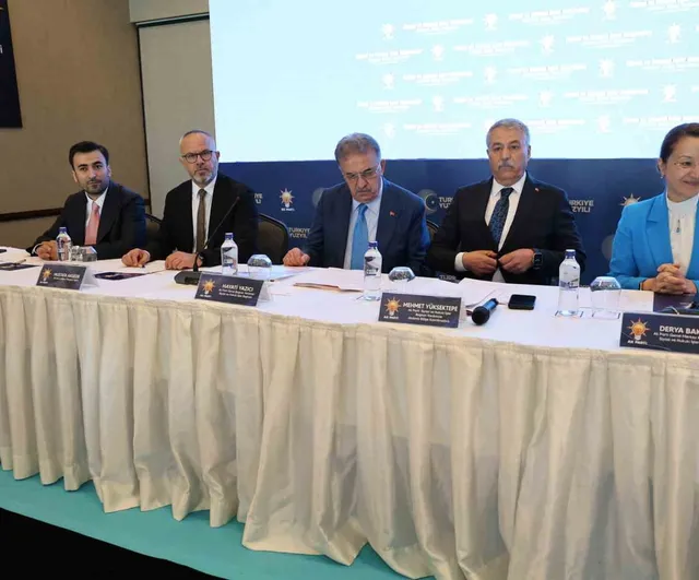 Hayati Yazıcı: Yeni Anayasa Referandumla Hayat Bulacak