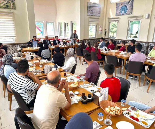 Hisarcık Belediye Başkanı Demirtaş'tan YKS adaylarına destek: Ödüller hazır