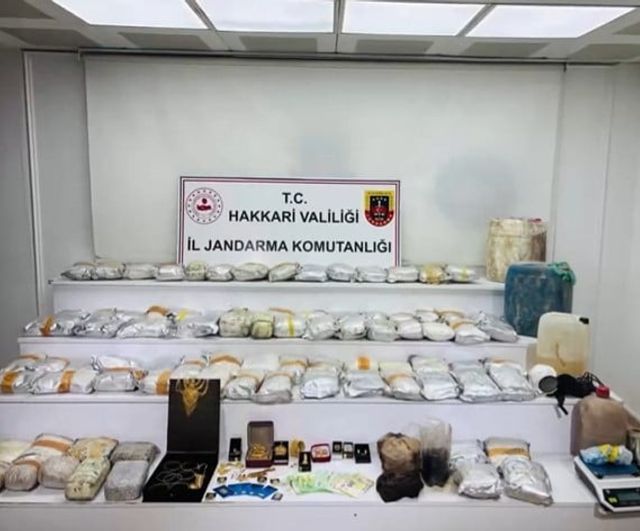İçişleri Bakanlığı: Hakkari'de JİHA destekli operasyonlarda 626 kilogram uyuşturucu ele geçirildi