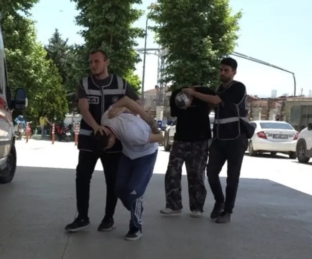 İnegöl'de çocuk parkında pompalı tüfekli saldırı: 10 yaralı, 5 şüpheli adliyeye sevk edildi