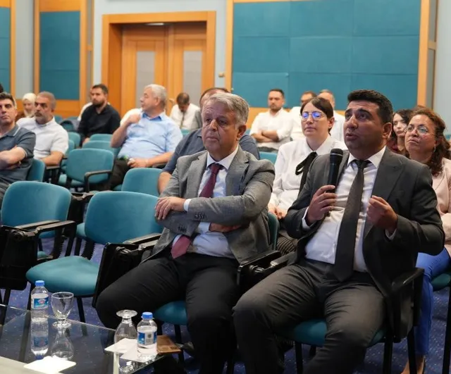 İnönü Üniversitesi Liderlik Eğitiminde "Yapay Zekâ ve Yönetim" konusu işlendi