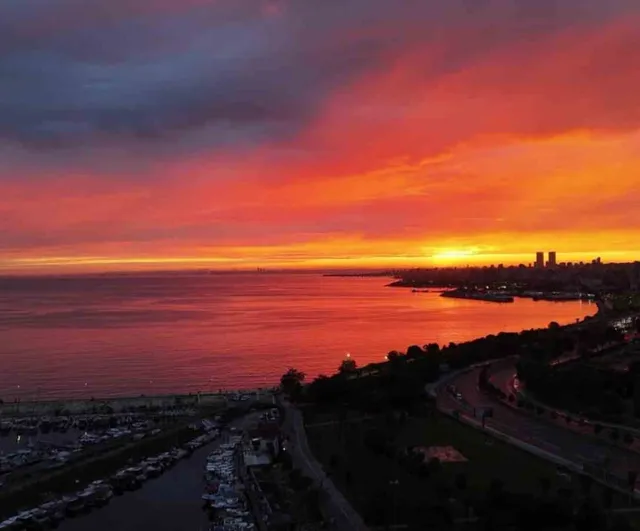 İstanbul’da yağmur sonrası gökkuşağı ve gün batımı görüntüleri
