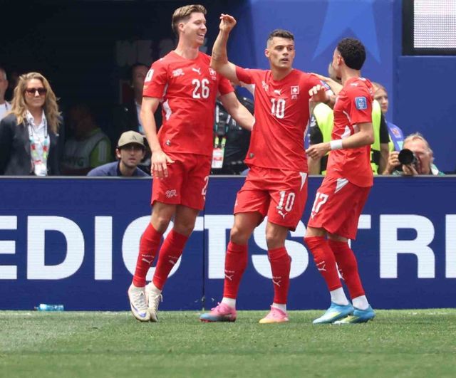 İsviçre 4-1 Bosna Hersek: Manzambi iki gol attı