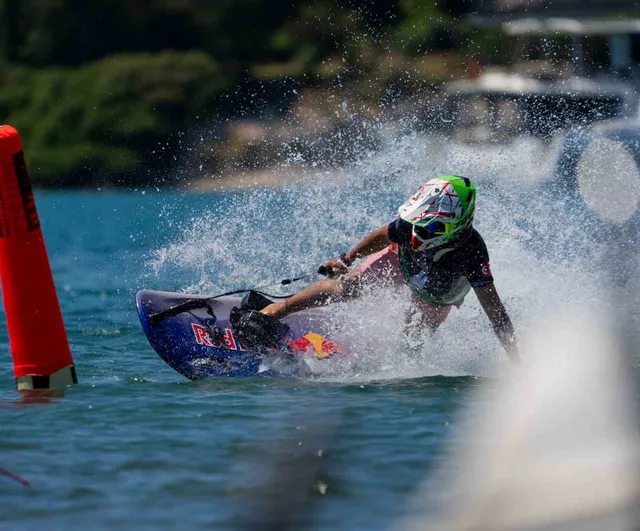 İzeltaş Dünya Motosurf Şampiyonası'nda ilk gün etap yarışları tamamlandı