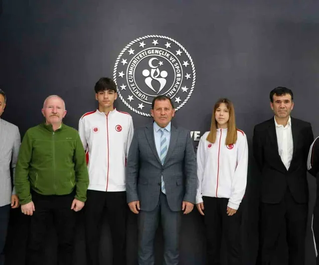 JuJitsu Contact Dünya Şampiyonası'nda madalya kazanan Kayserili sporcular Kabakcı'yı ziyaret etti
